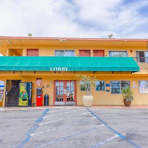 Hotel Avenida - Oceanside Camp Pendleton
